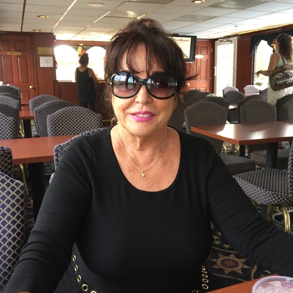 Meet your Posher, Linda - Picture 2 of 2